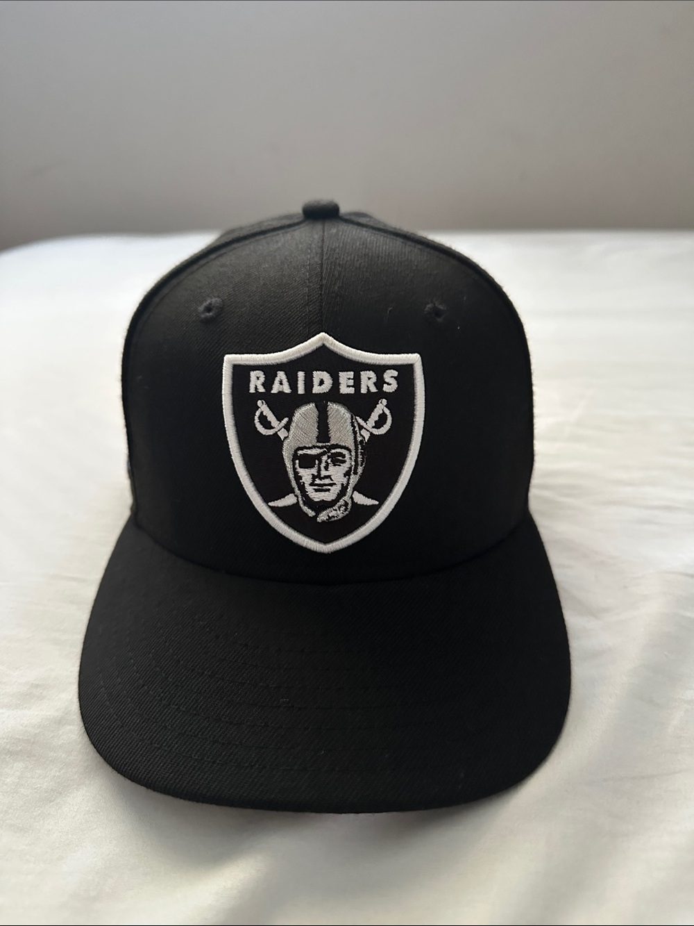 New Era Black Raiders Super Bowl XVIII patch hat